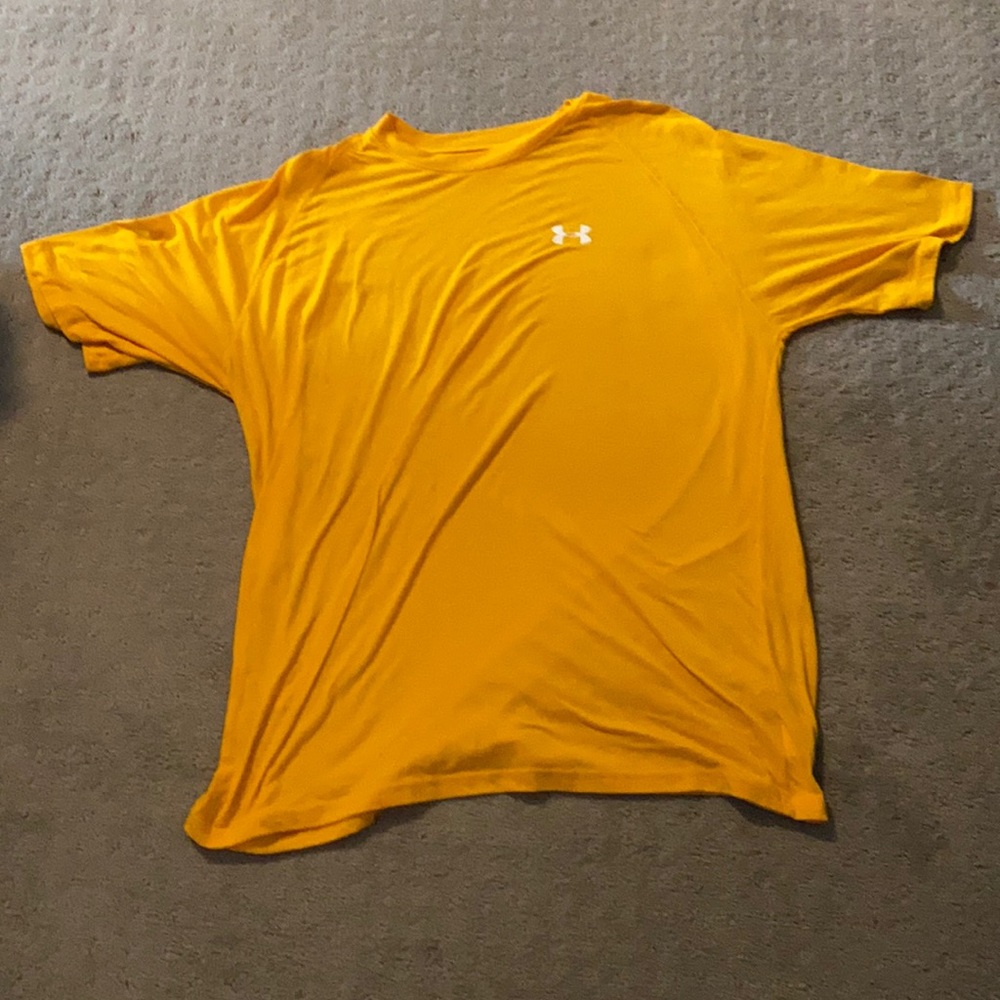 Under Armour men’s shirt
